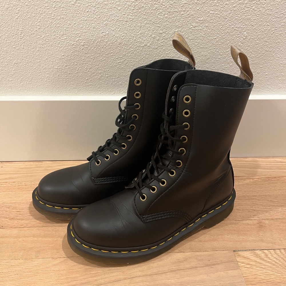 Doc Martens Size 9 Boots! Vegan 1490s